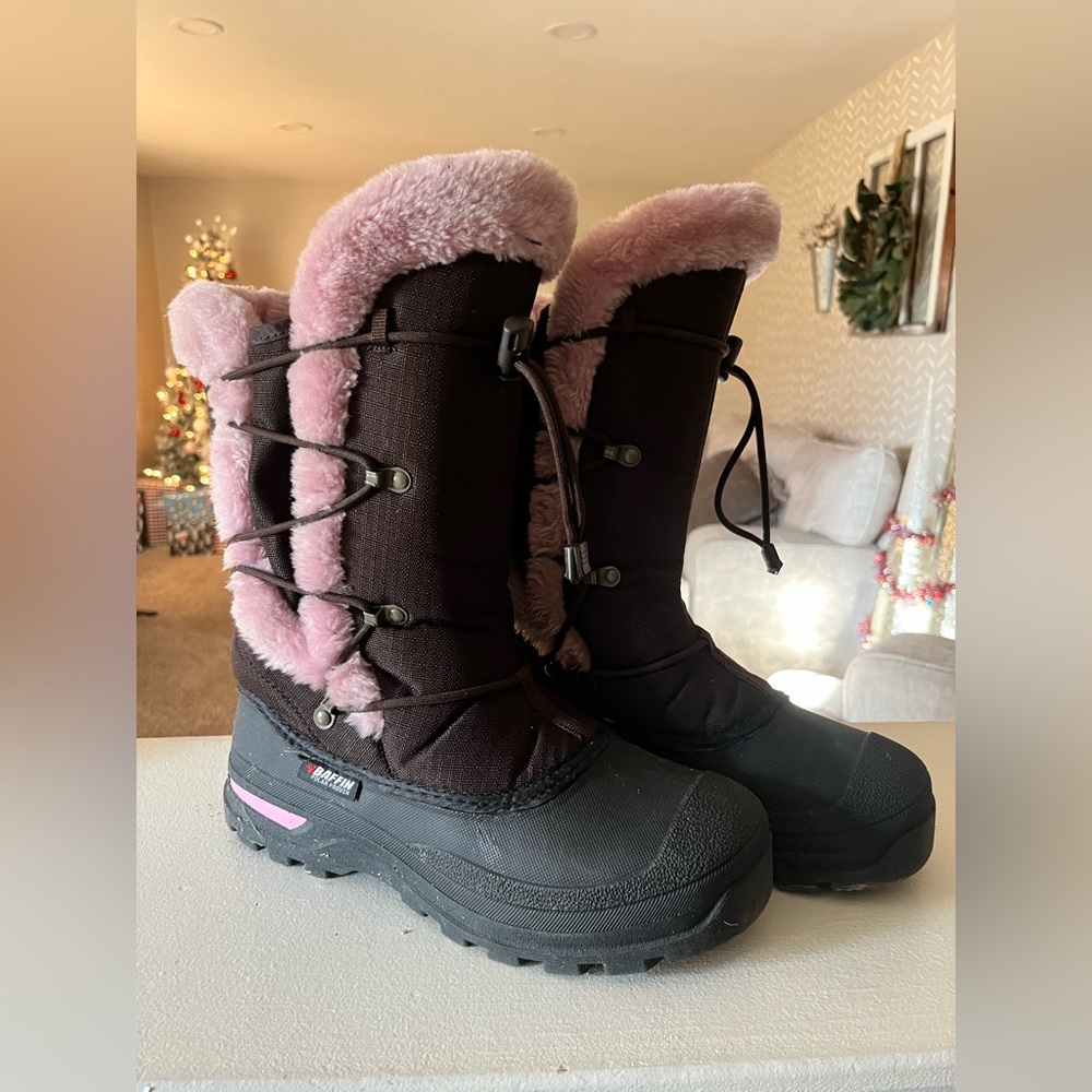 Baffin winter boots. Size youth 7. Fit a ladies size 8-8.5